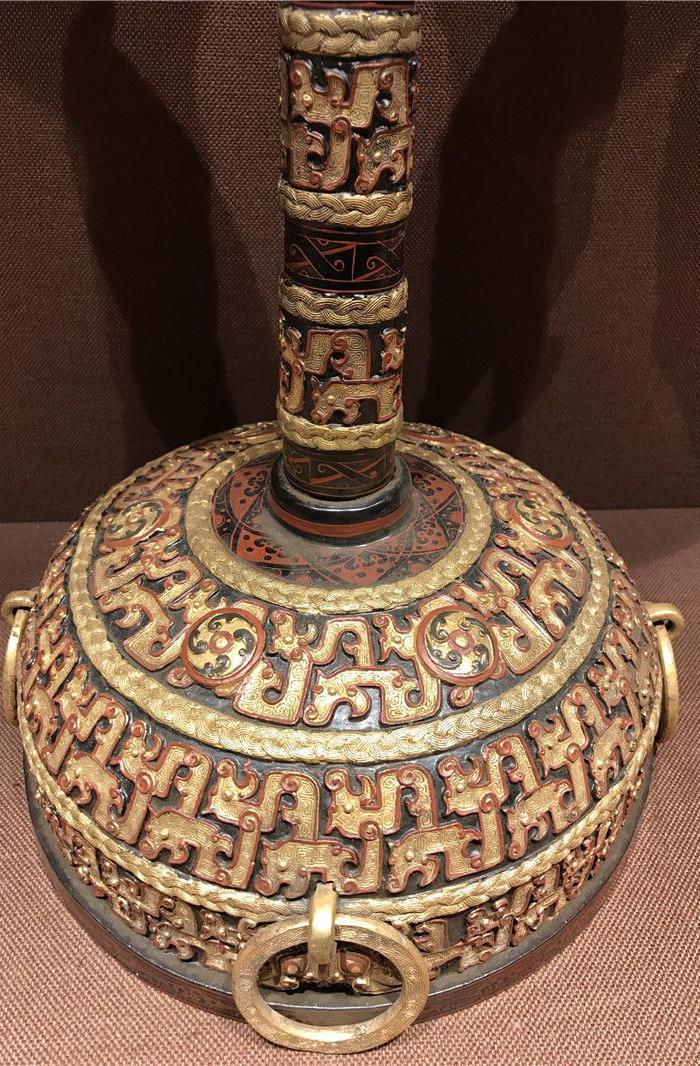 战汉漆器提梁壶