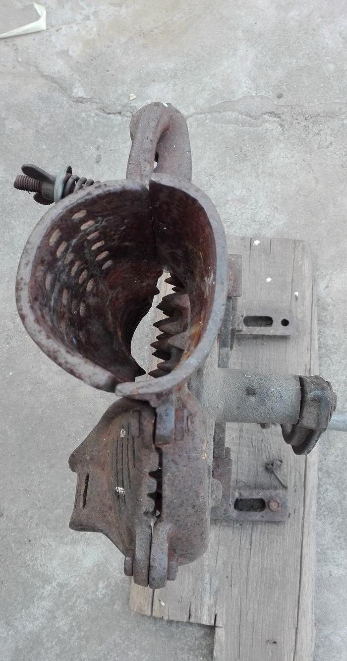 大华牌手摇玉米脱粒机