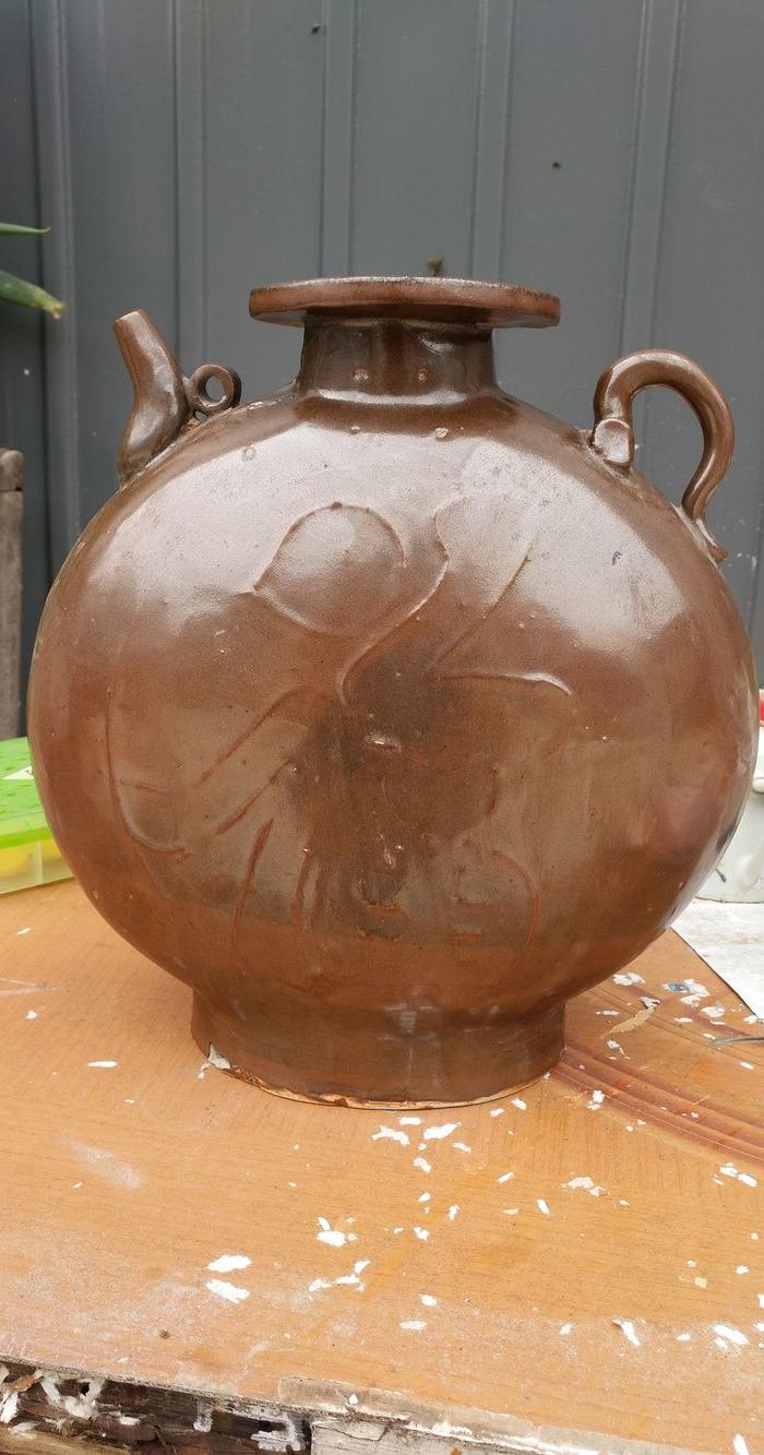 清代酱黄釉扁壶一把