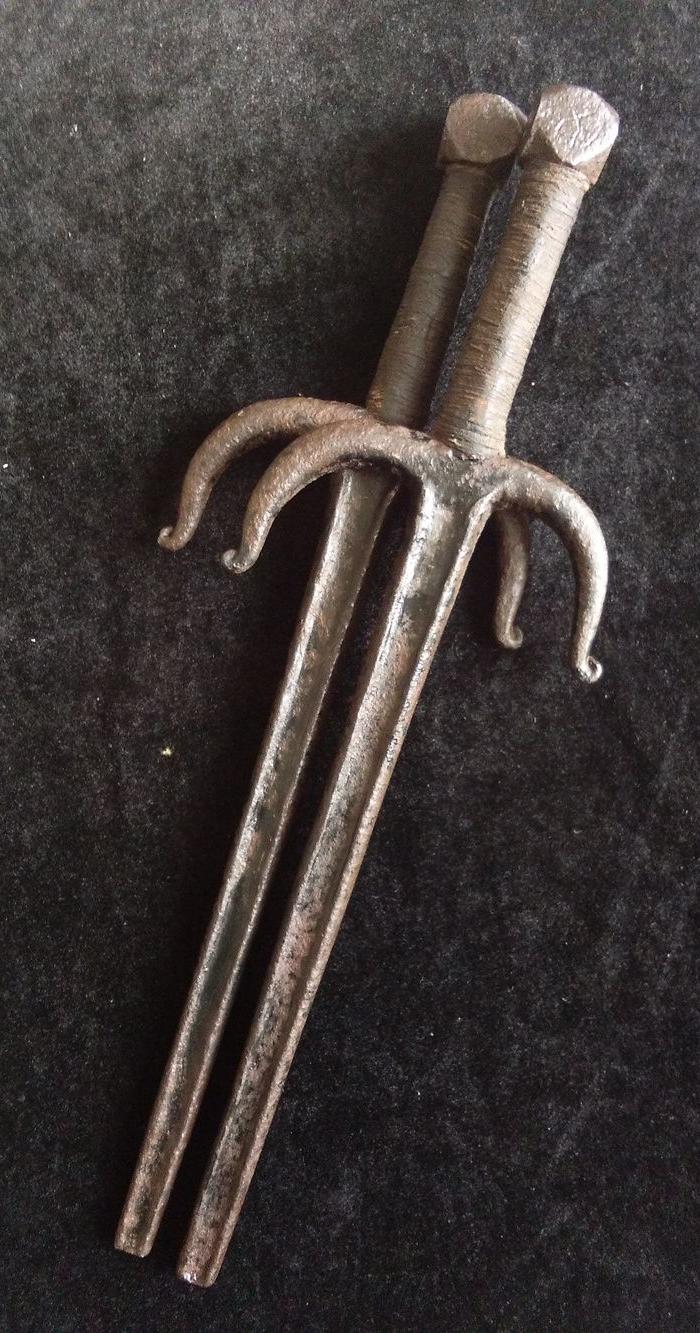 民国时期传世瓦槽铁尺