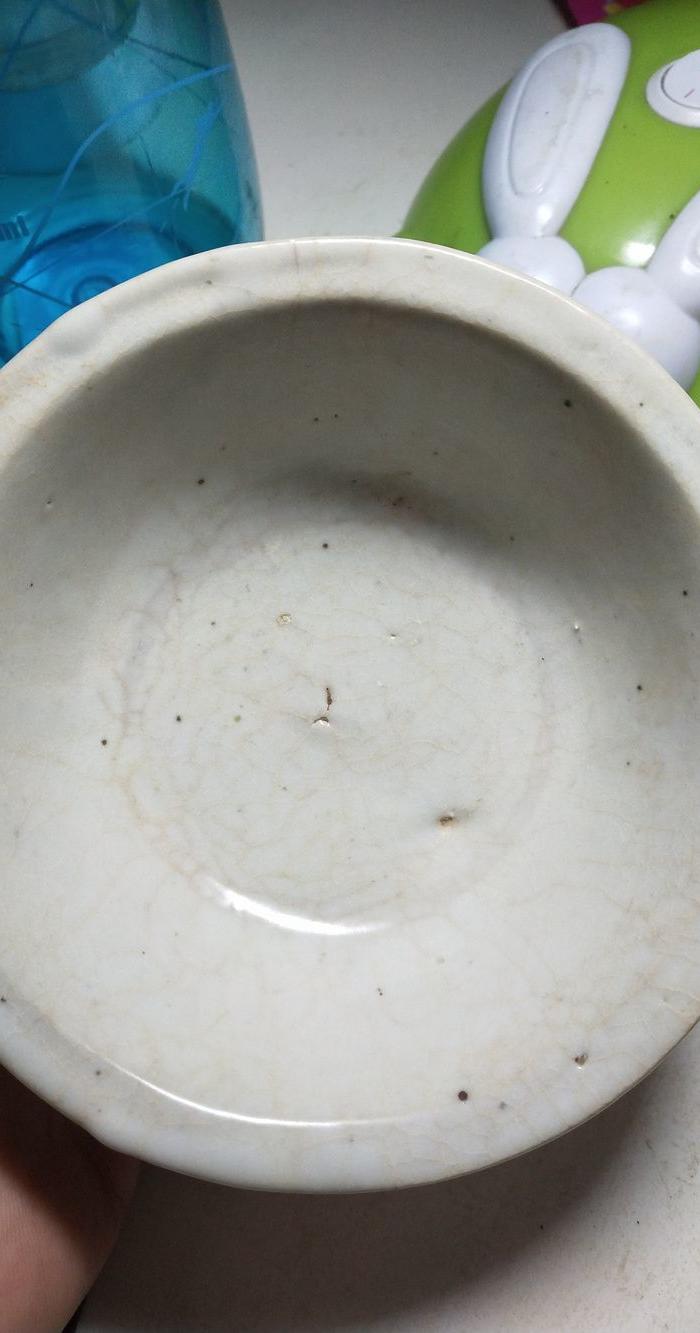 明开片甜白釉小碗
