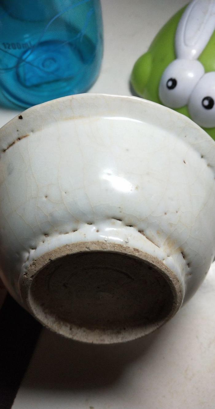 明开片甜白釉小碗