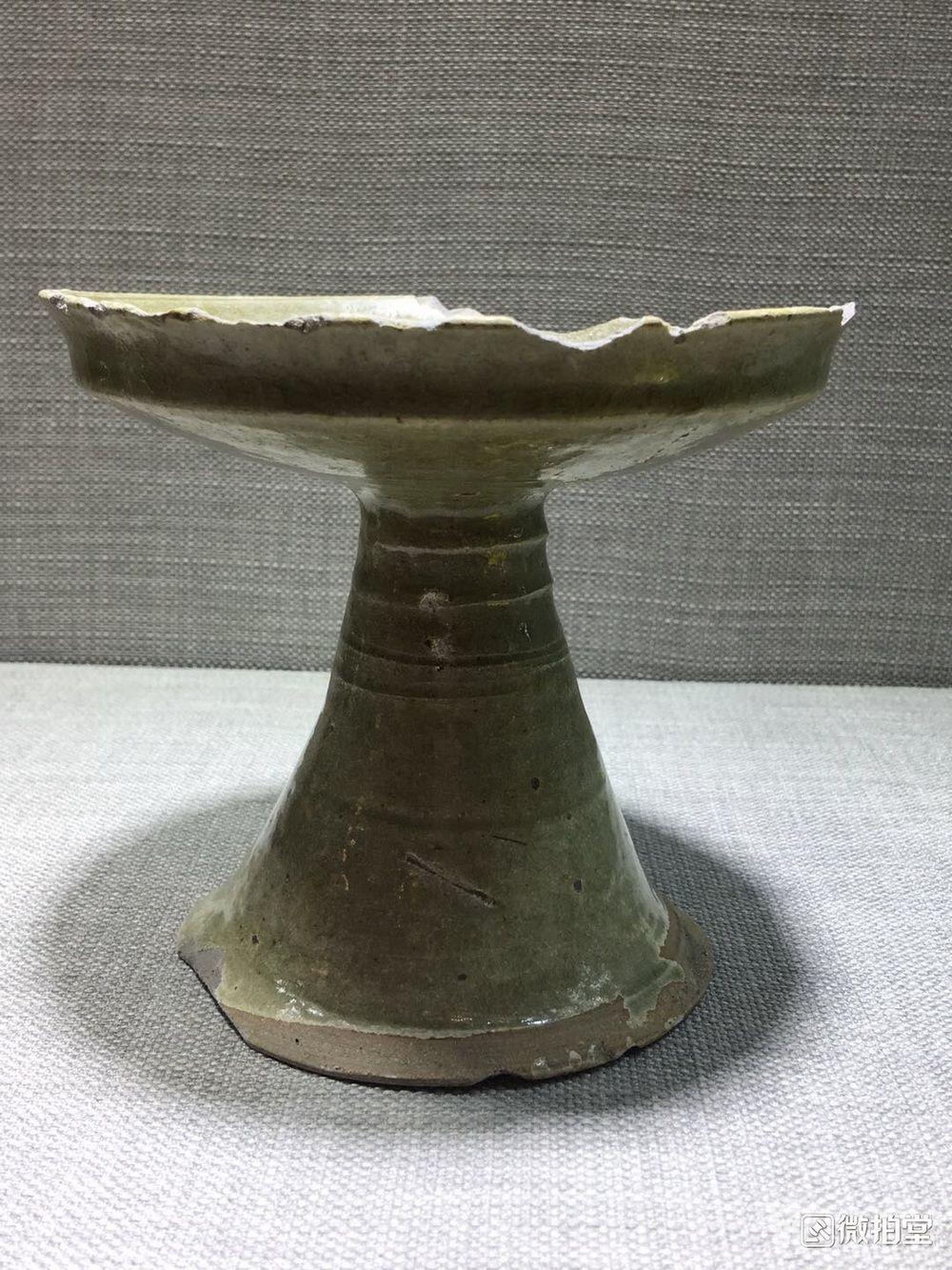 岳州窑青瓷冰裂纹高足盘