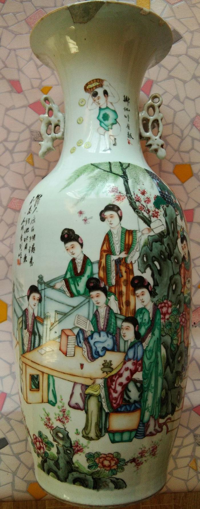 余钊画300件粉彩红楼梦双彩人物大瓶