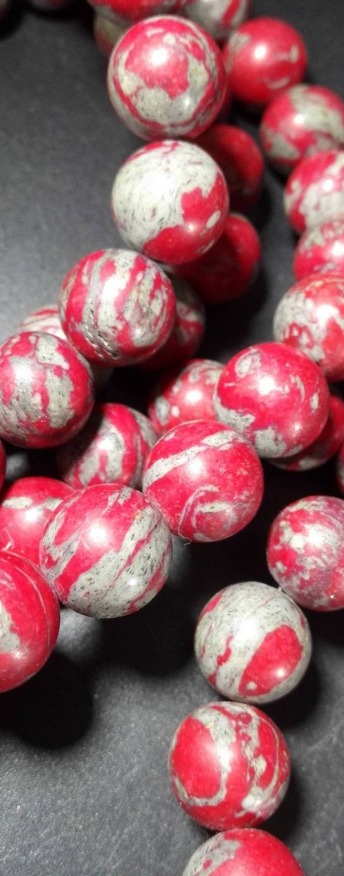   描述:颗颗都是正宗的鸡血石珠子