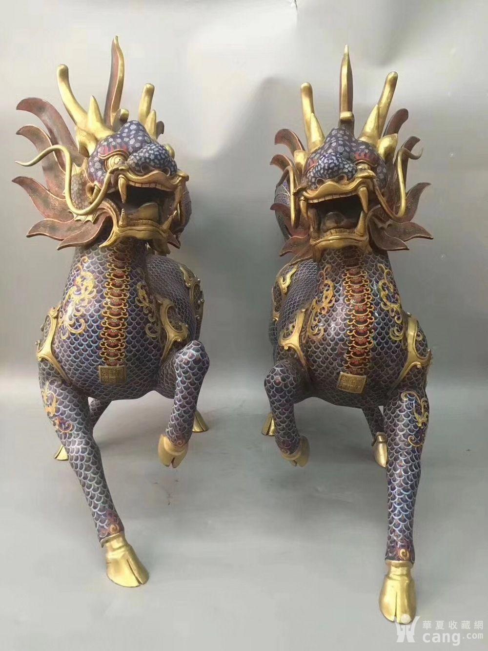 大清乾隆年制 款铜胎掐丝珐琅麒麟一对