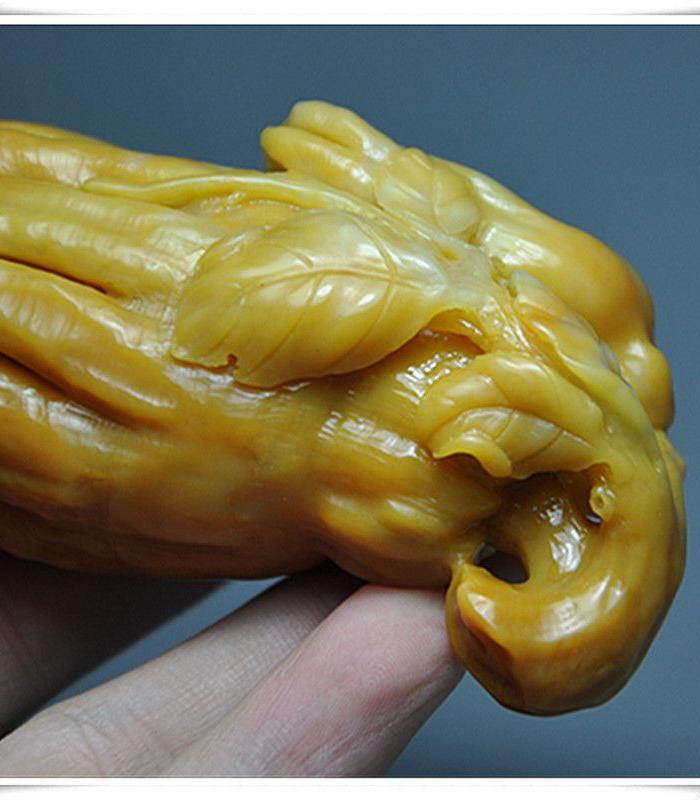 寿山石雕黄芙蓉石佛手瓜把件摆件