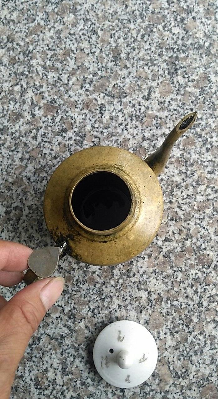 民国铜茶壶一把 缺盖