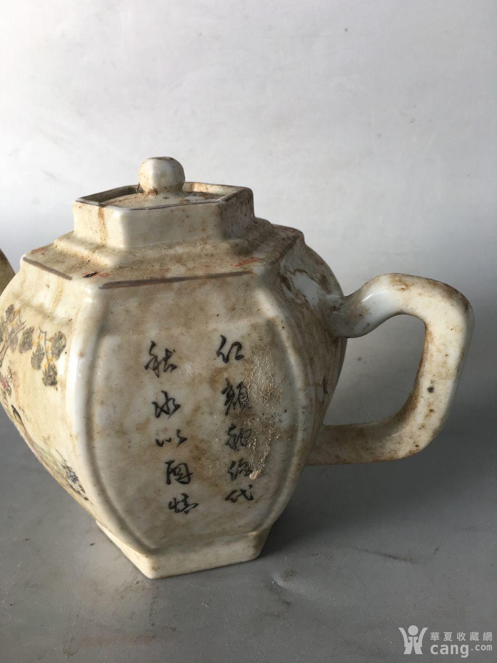 民国粉彩人物茶壶一把,底款 傅义祥造 13517033319