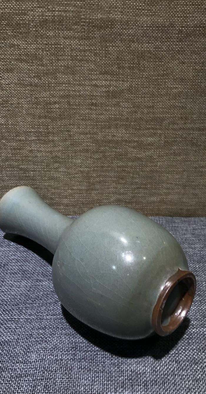 汝州东沟窑蓝青色青瓷观赏瓶