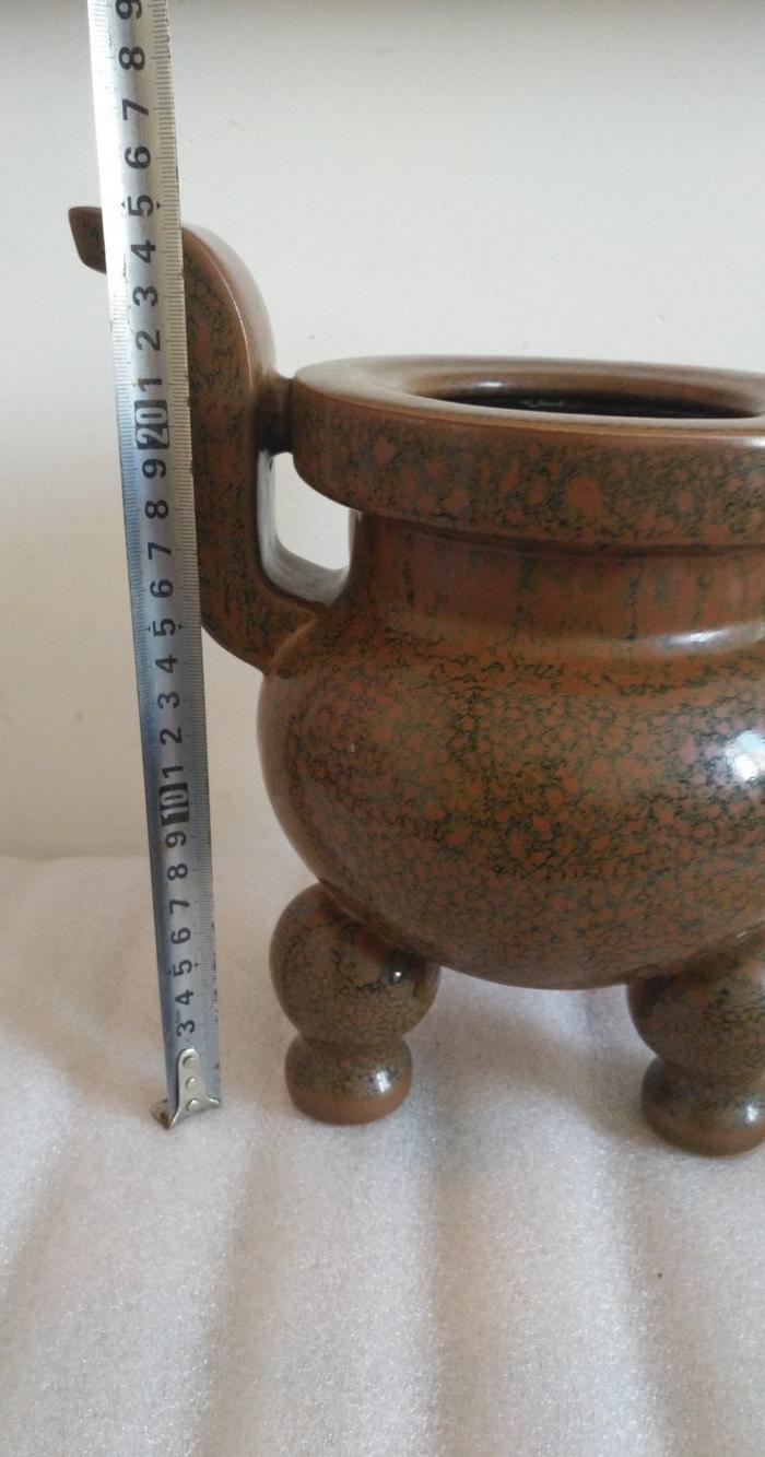            描述:建窑铁锈花香炉