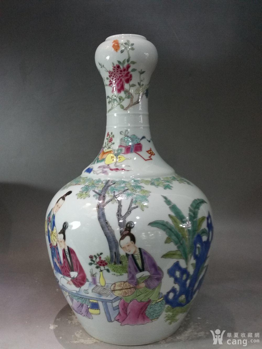 雍正 粉彩人物蒜头瓶