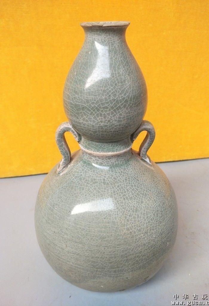 青瓷双系葫芦瓶