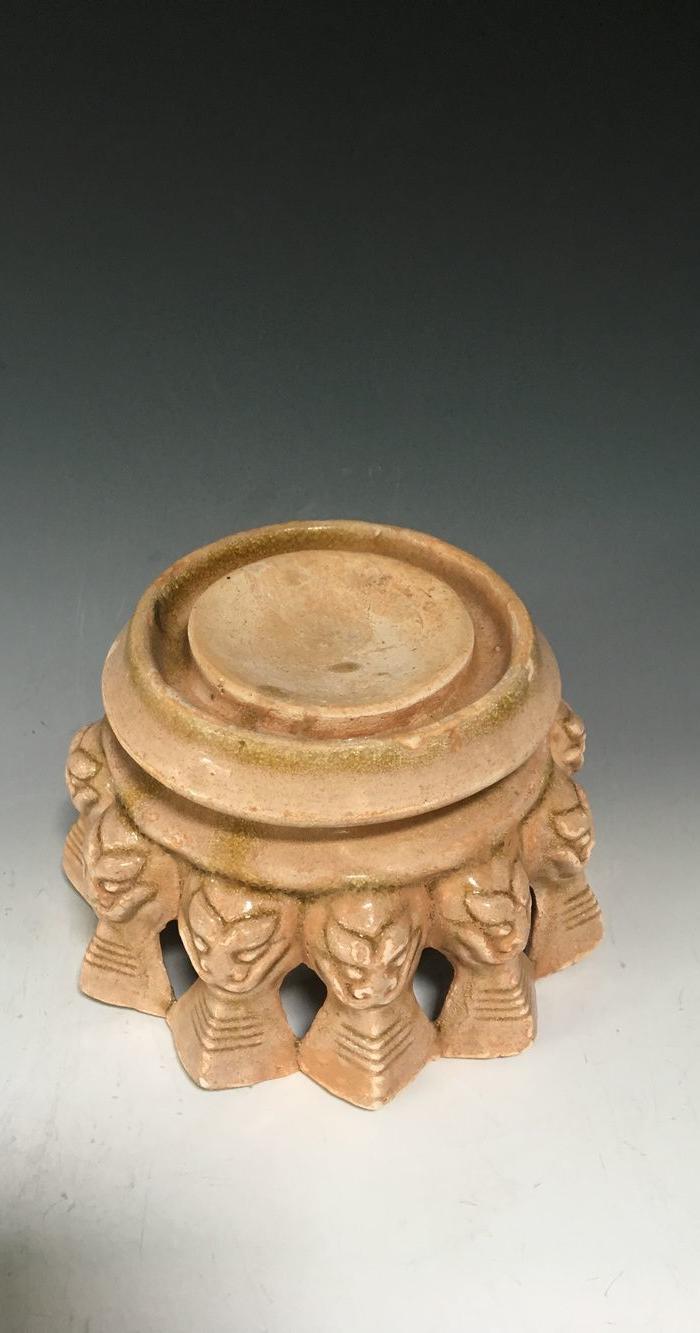 洪州窑多足砚台