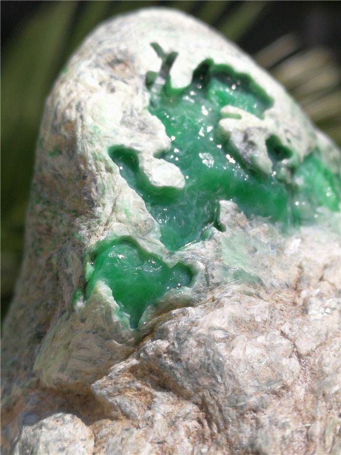 1.02千克木那老场口翡翠原石开窗色料半明料满色挂件特惠