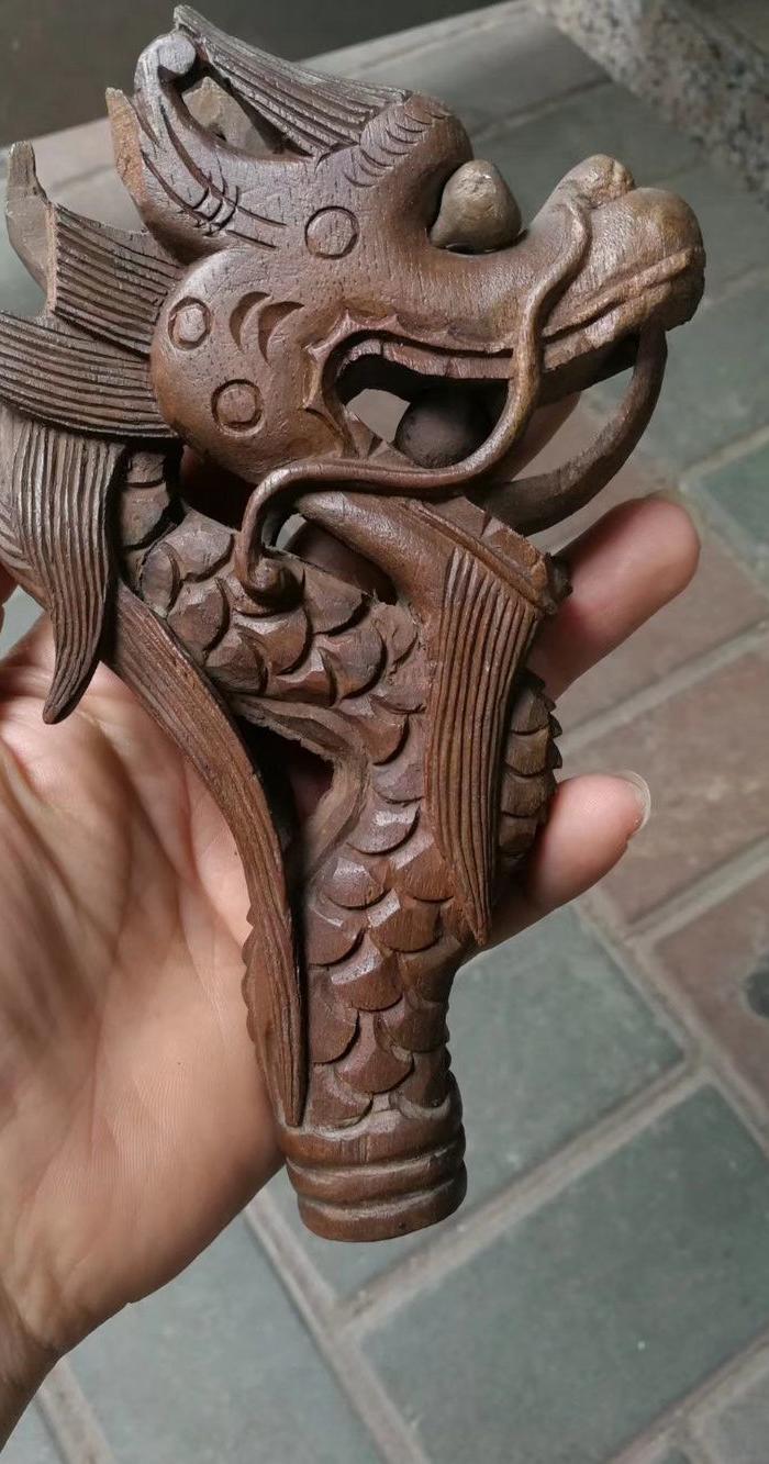 木雕龙头