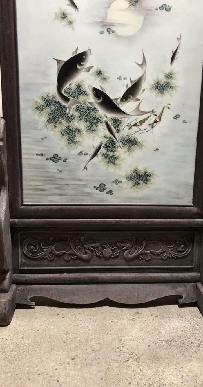 邓碧珊鱼虾嬉戏瓷板