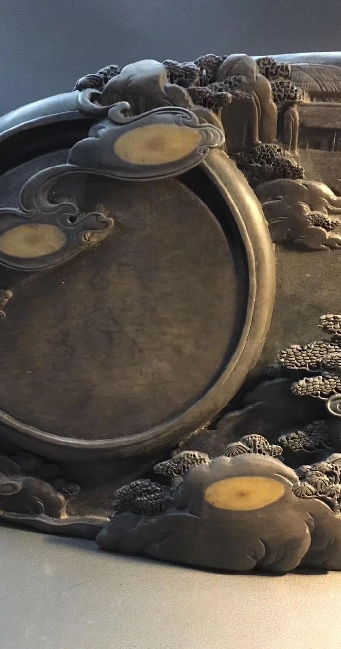 清代名家朱彝尊款多眼山水端砚