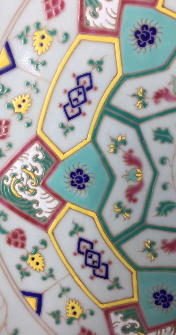 明宣德珐琅彩锦地花纹盘,直径40c