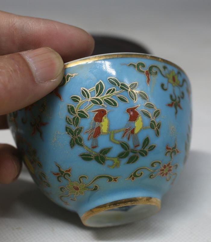 明成化描金珐琅彩花鸟纹鸡缸杯