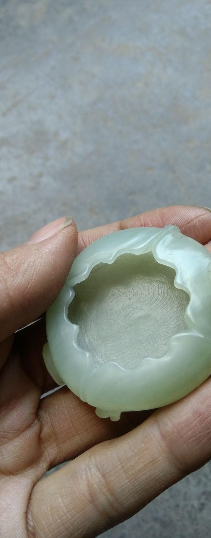 和田玉荷叶笔洗