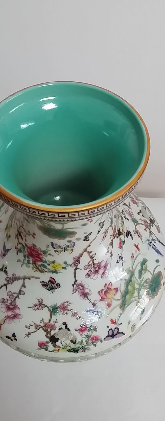 透雕粉彩瓶.15041567708