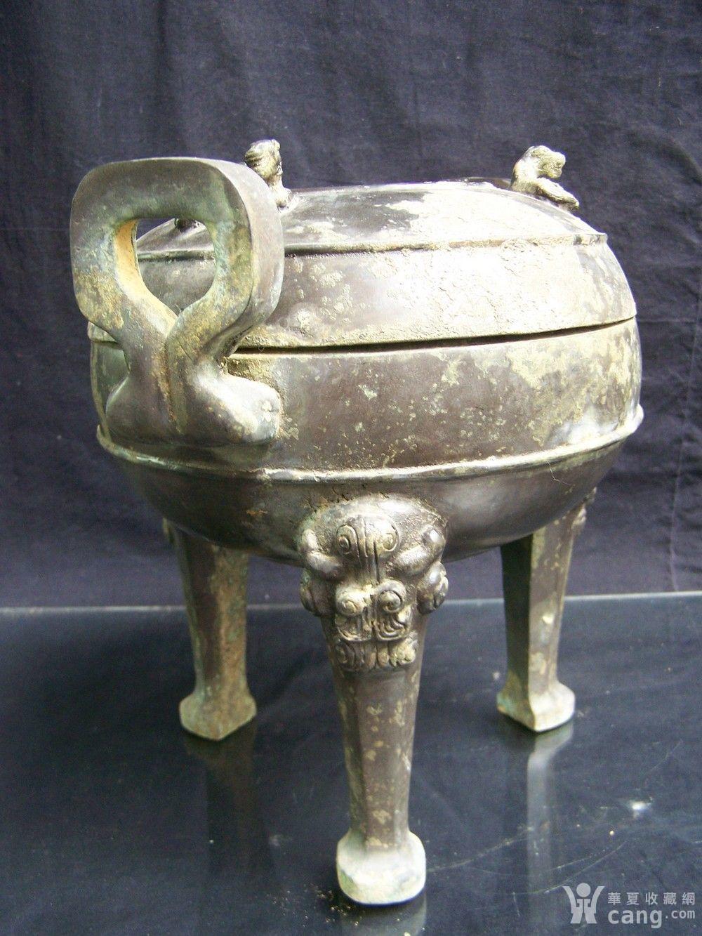 **黑漆古三兽足鼎>