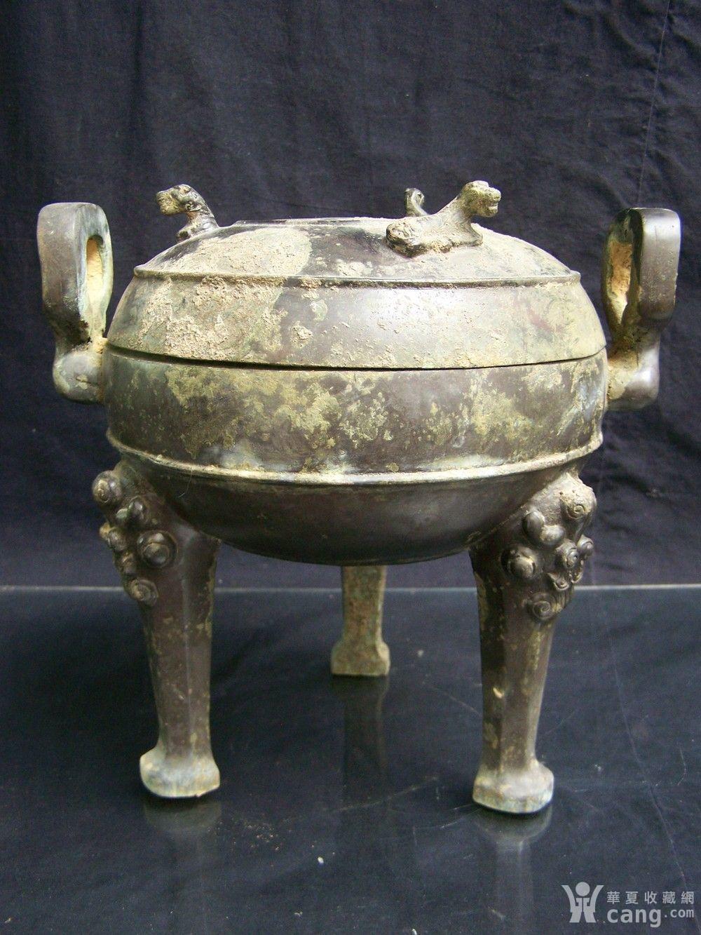 **黑漆古三兽足鼎>