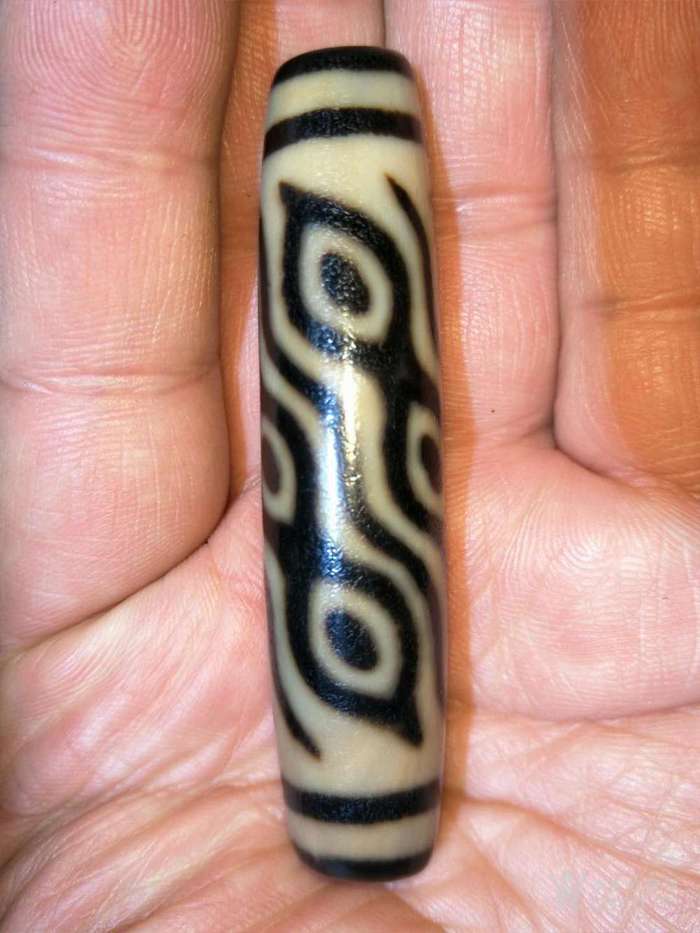 西藏至纯九眼天珠