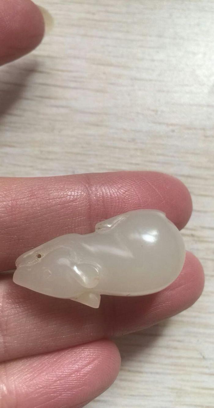 和田玉老鼠吊坠