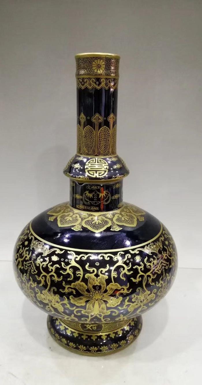 大清乾隆年乌金釉描金缠枝莲扁肚瓶 古玩古董古瓷器老物件