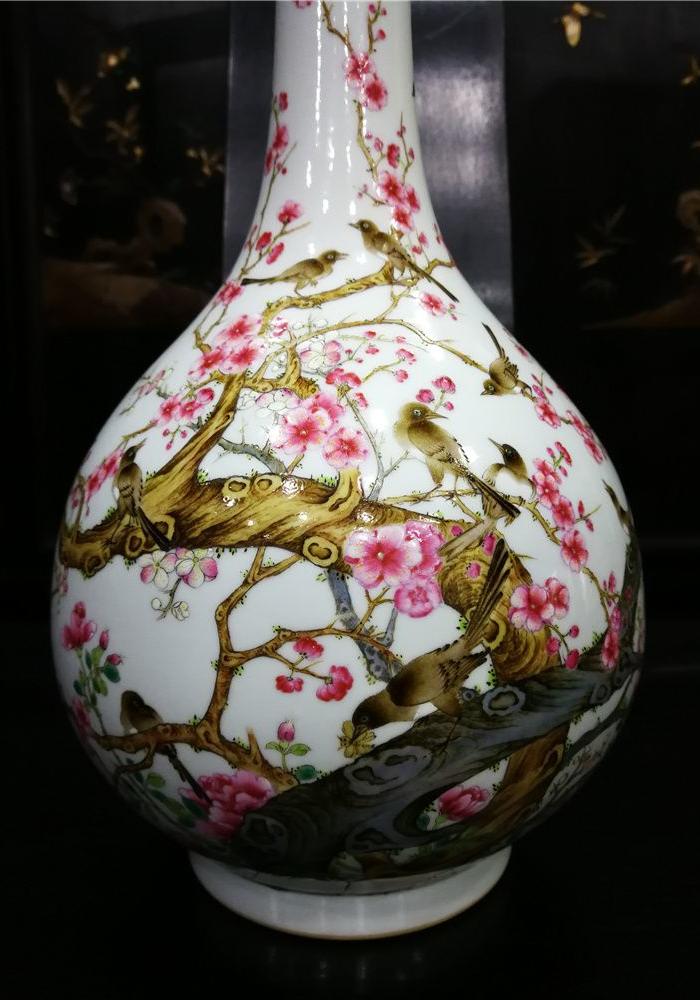 粉彩花鸟瓶