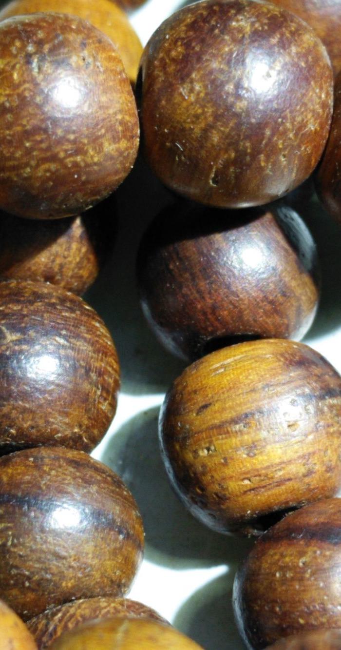 漂亮的黄花梨佛珠