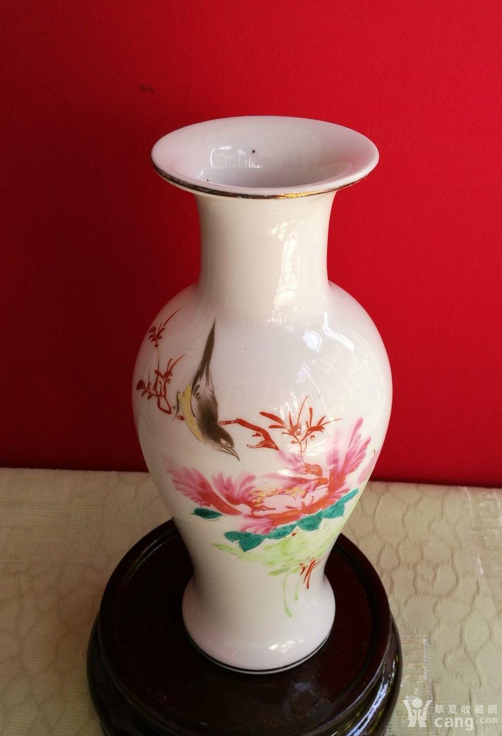 瓷器 当代 出口创汇期德化新粉彩花鸟纹观音瓶 如图,器型规整,除了