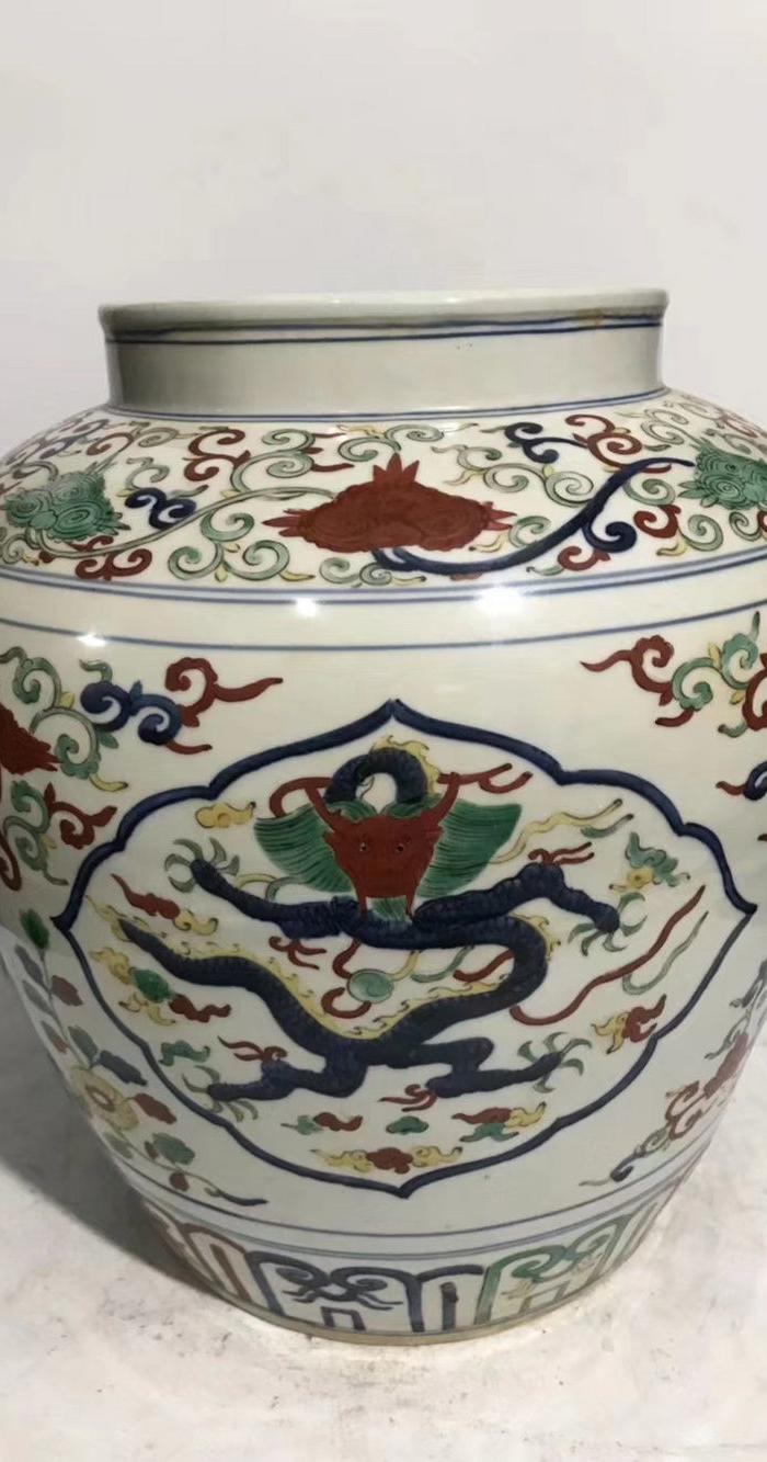 开元寺款五彩龙纹罐 高35厘米,肚径31厘米