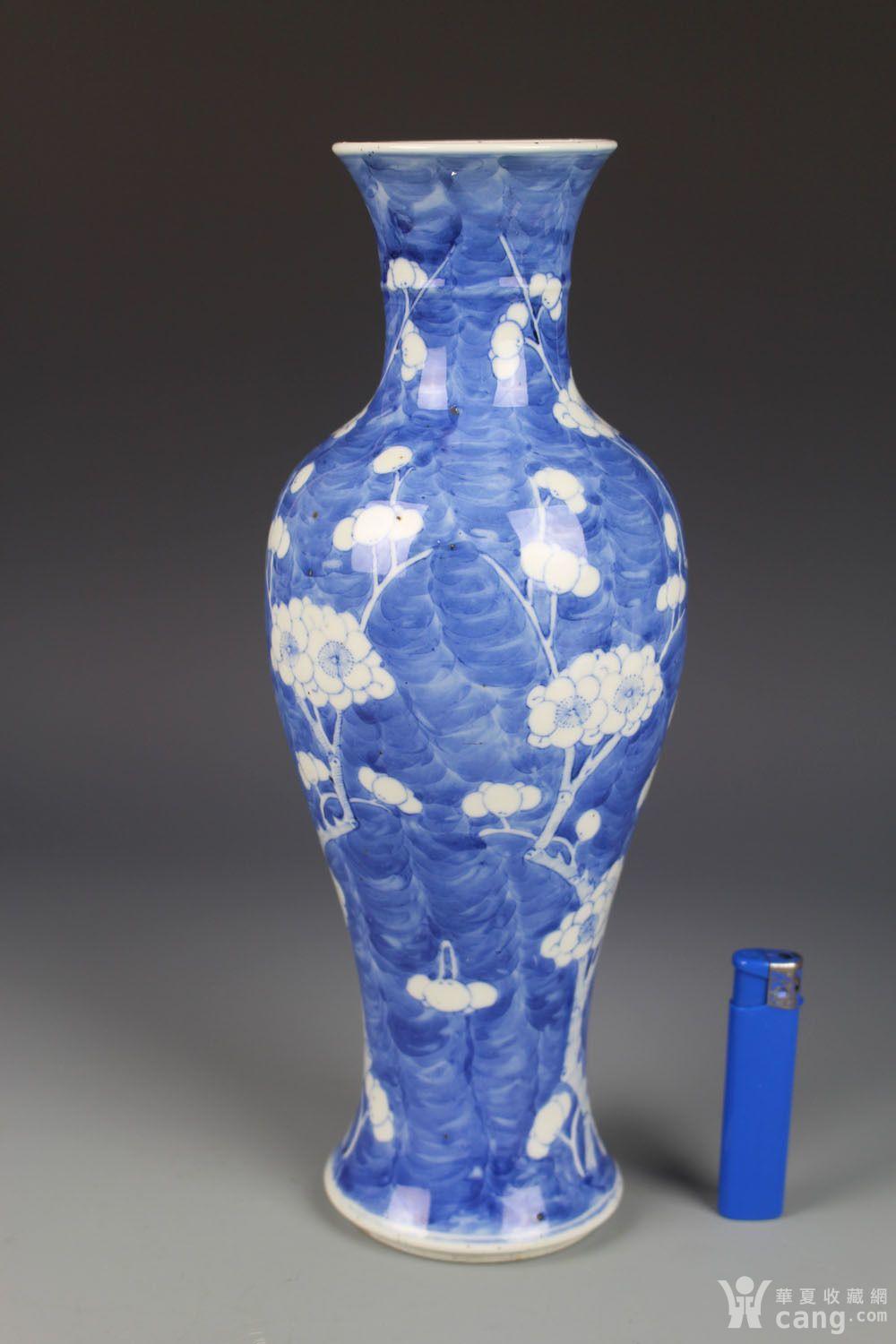 清晚期青花冰梅纹观音瓶,高30.7cm
