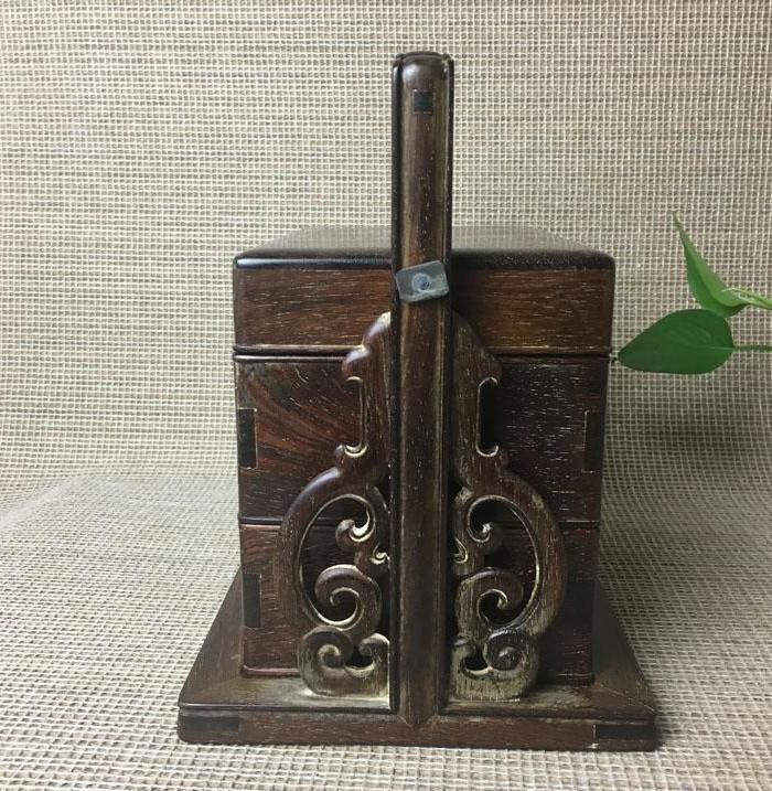 黄花梨鬼脸纹山水纹多层提盒