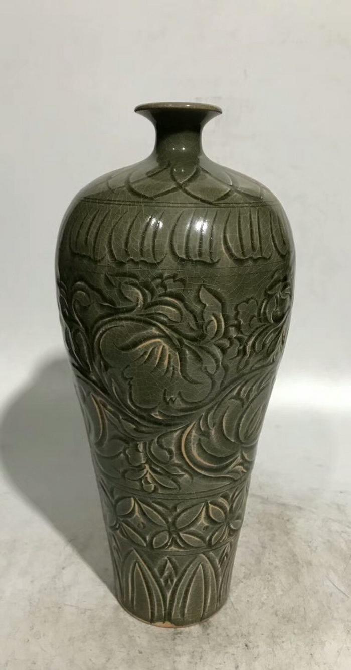 耀州窑剔花梅瓶