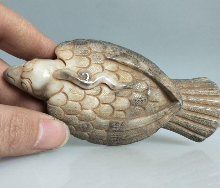 古玉战汉和田玉鹰手把件