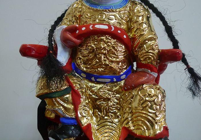 22厘米樟木雕漆线雕 田都元帅