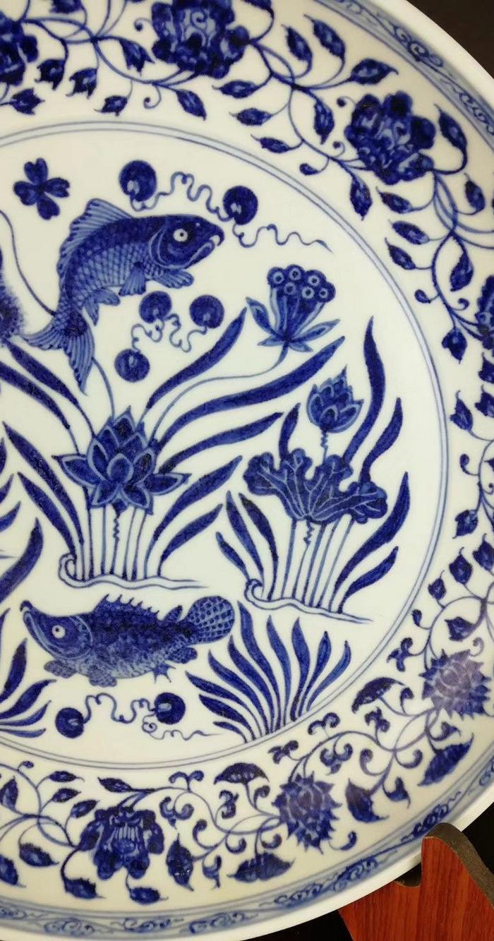 明宣德年青花鱼藻纹盘