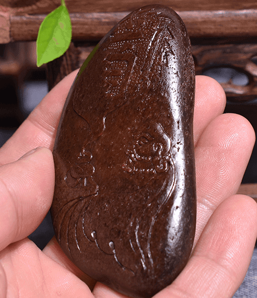 和田玉墨玉河红沁籽料独籽达摩把件挂件