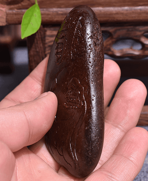 和田玉墨玉河红沁籽料独籽达摩把件挂件