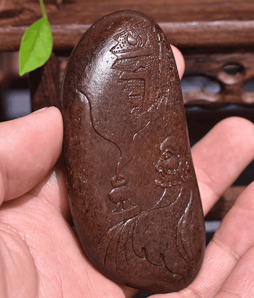 和田玉墨玉河红沁籽料独籽达摩把件挂件