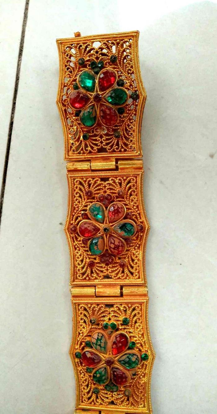 做工精致的镶嵌宝石金腰带_地摊交易_华夏收藏网