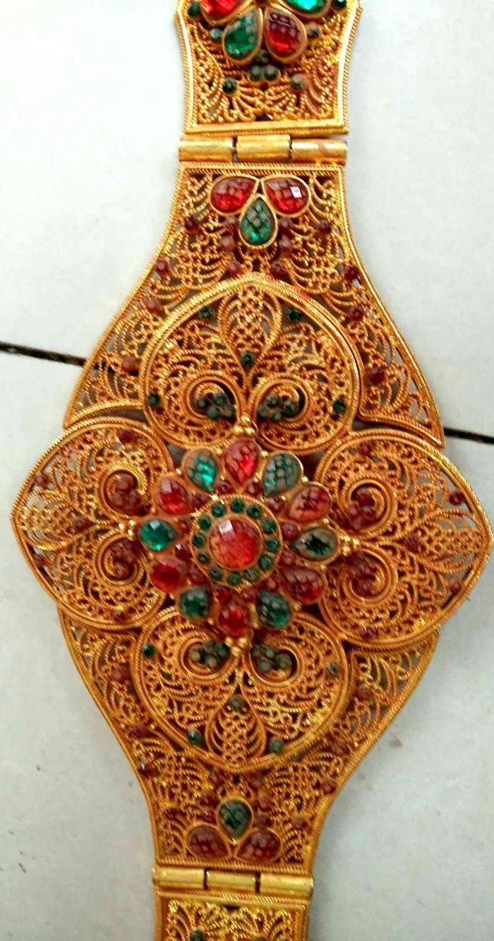 做工精致的镶嵌宝石金腰带_地摊交易_华夏收藏网