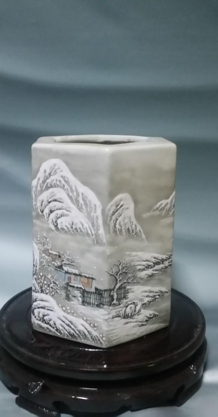 珠山八友何许人雪景笔筒