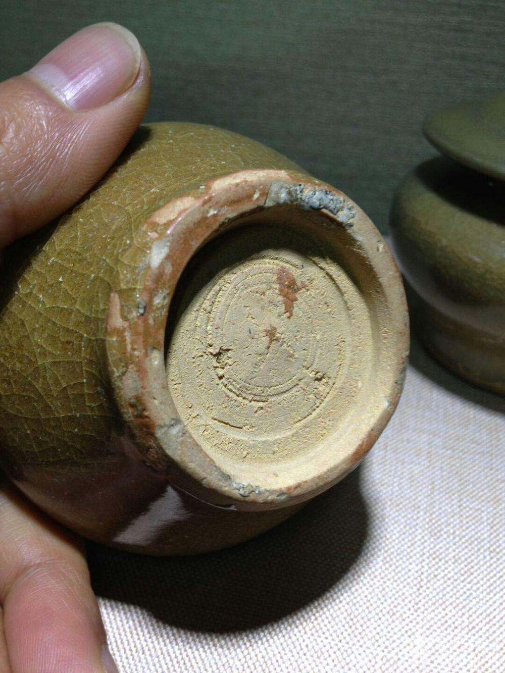 元代龙泉窑小罐一对