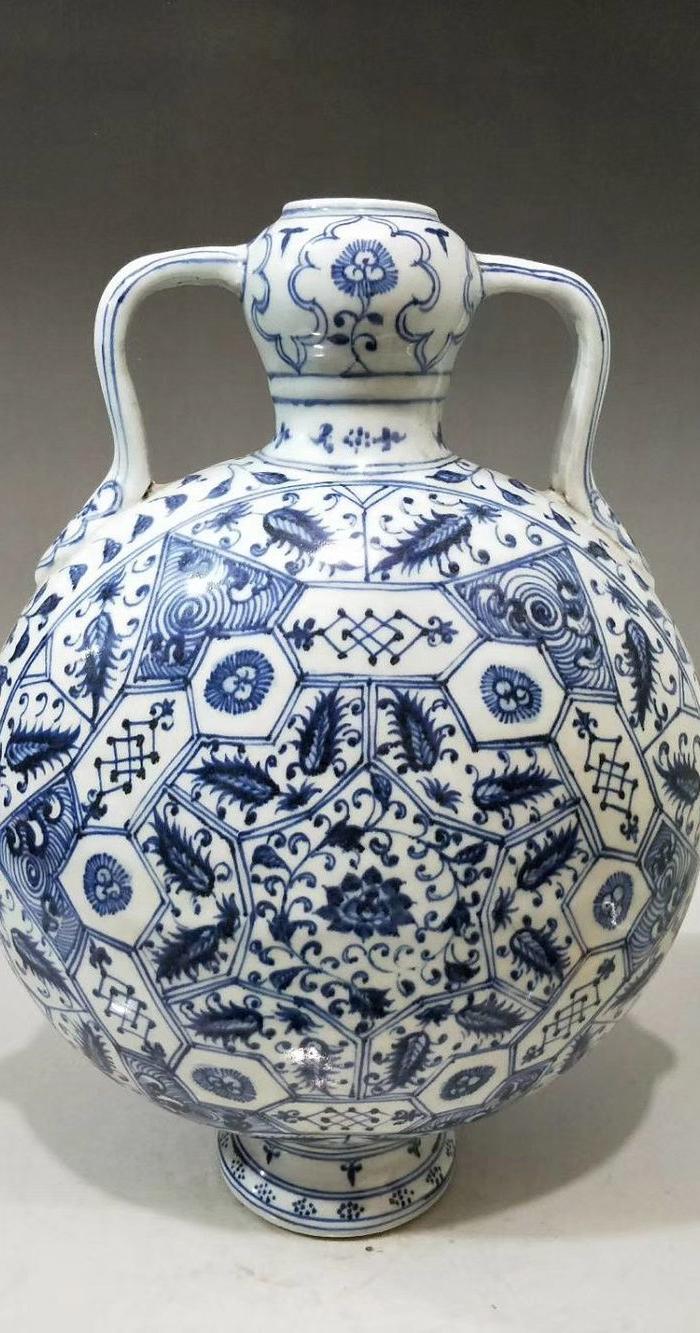 明 青花双耳蒜头扁瓶