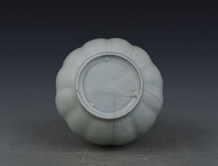 汝窑月白釉瓜棱瓶 古玩古董古瓷器